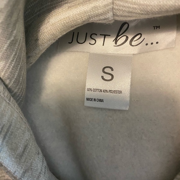 Just Be Women’s Gray Camouflage Hoodie Pullover Size Small NWT - Picture 2 of 5